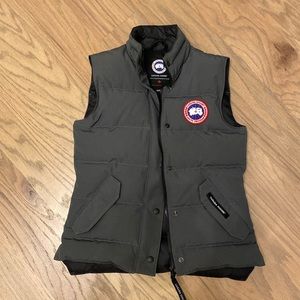 Canada goose vest charcoal xs